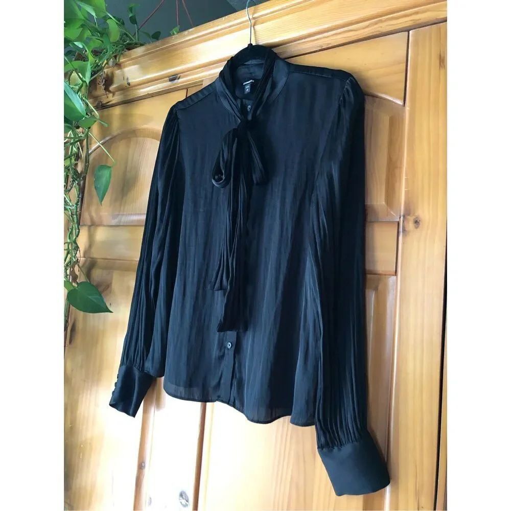 Express Women’s Tie Neck Satin Portofino Shirt 70’s 80’s Career Wear SZ SP